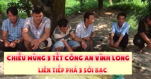 Nhóm người tham gia đá gà ăn tiền bị cảnh sát bắt quả tang vào chiều mùng 3 Tết.