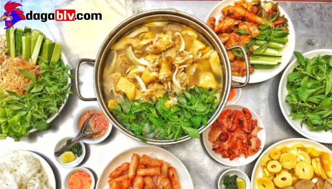 Bật mí cách nấu gà lá é Đà Lạt thơm ngon đậm vị 1 Bật mí cách nấu gà lá é Đà Lạt thơm ngon đậm vị Cách nấu lẩu gà lá é Đà Lạt