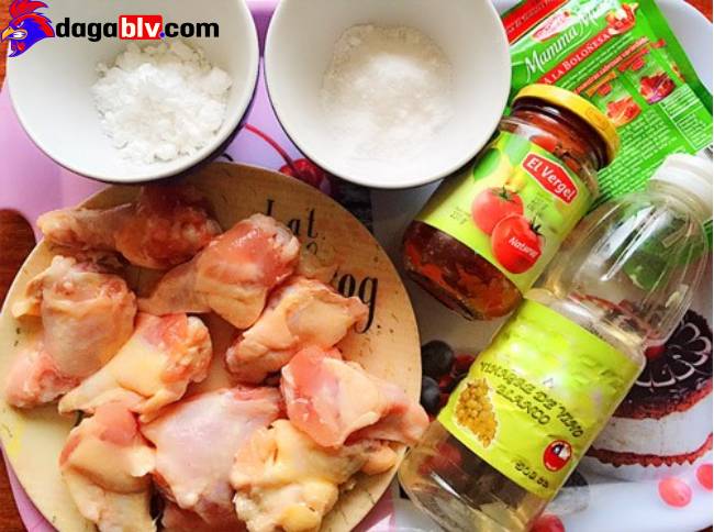 Phương pháp chọn thực phẩm nấu gà chua ngot tươi ngon